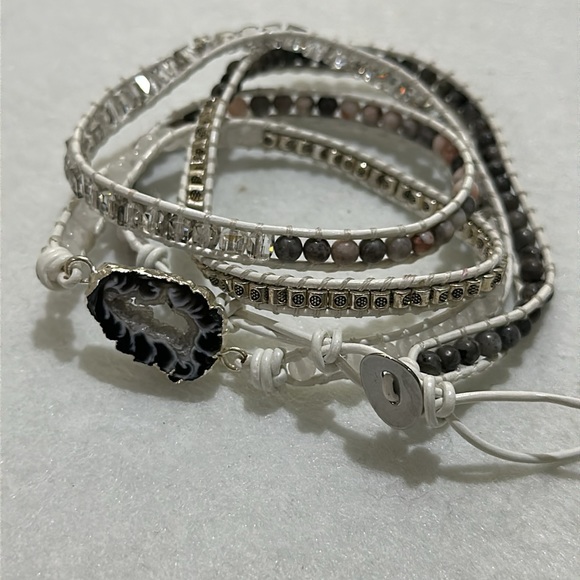 White sparkling stone wrap around leather bracelet - Picture 3 of 6